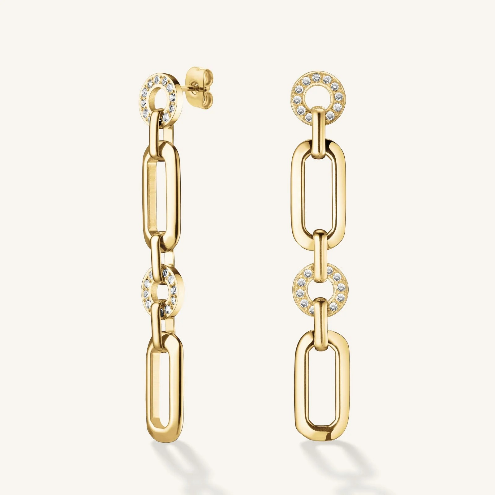 De Multi Octagon Studs Earrings Gold, modelnummer JEOSG-J902, zijn elegante oorbellen gemaakt van roestvrij staal. Deze goudkleurige ringoorbellen voegen een stijlvolle touch toe aan elke outfit. Draag ze met je favoriete avondjurk of casual outfit om je look te verrijken. Een veelzijdige keuze voor elke gelegenheid!