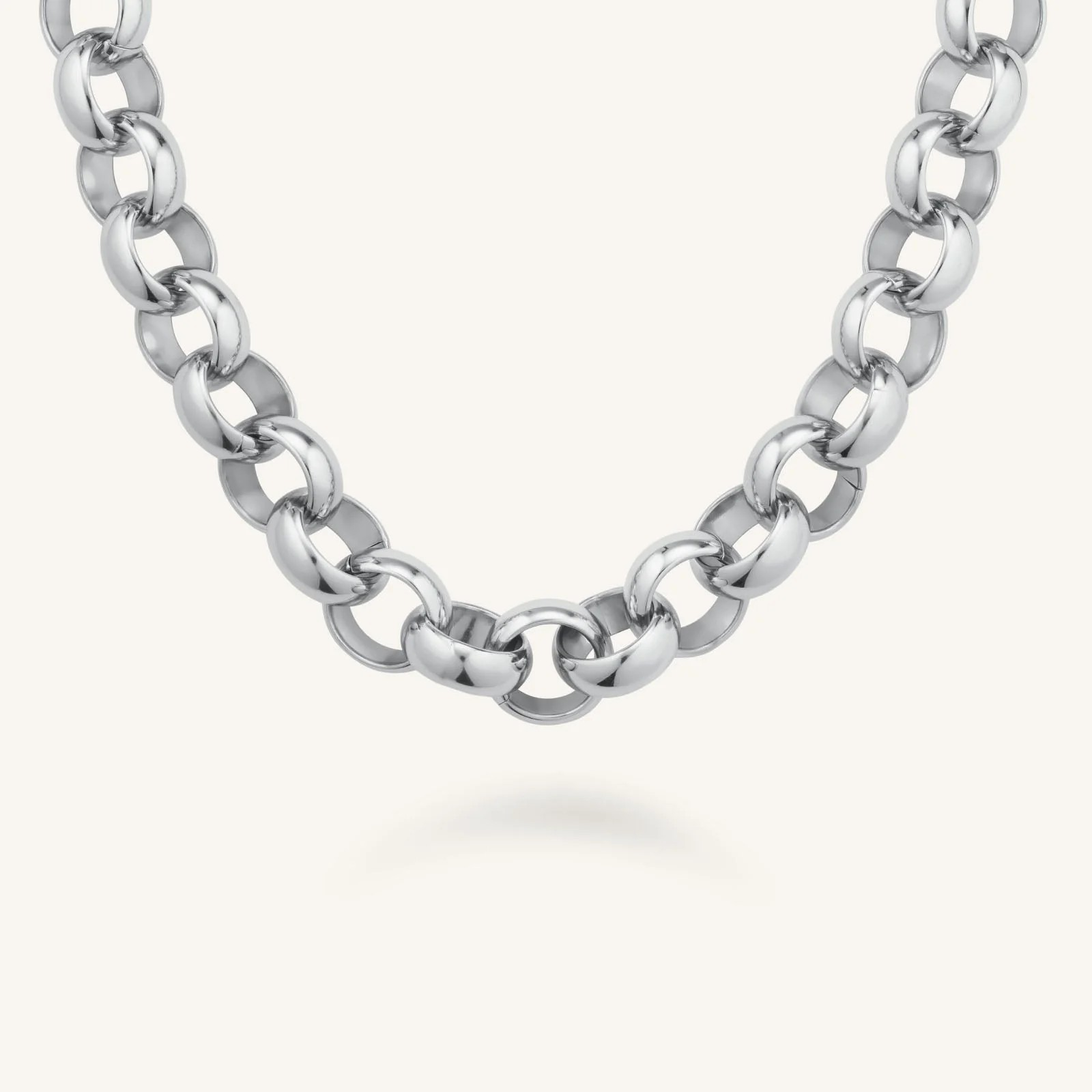 Deze sieraden mogen simpelweg niet ontbreken in jouw collectie. Maak je look moeiteloos af met een sieraad dat je elke dag opnieuw stijlvol kunt combineren.