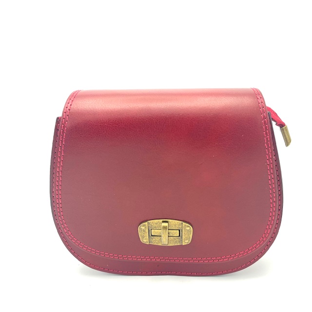Deze prachtige crossbody tas van Own Label is uitgevoerd in de kleur Moro en is een absolute must-have voor iedere fashionista. De tas is voorzien van een handige klepsluiting en heeft een ruim binnenvak om al je essentials in op te bergen. De beste manier om deze tas te dragen is schuin over je lichaam, zodat je altijd je handen vrij hebt. Stijlvol en praktisch tegelijk!

Deze prachtige crossbody tas van Own Label is uitgevoerd in de kleur Moro en is een absolute must-have voor iedere fashionista. De tas is voorzien van een handige klepsluiting en heeft een ruim binnenvak om al je essentials in op te bergen. De beste manier om deze tas te dragen is schuin over je lichaam, zodat je altijd je handen vrij hebt. Stijlvol en praktisch tegelijk!
Afmetingen:
Hoogte 15cm x breed 19cm x diep 6cm