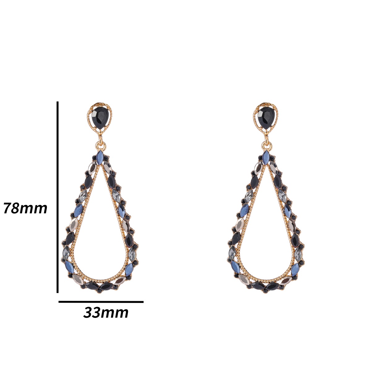 Deze prachtige Day & Eve oorhangers zijn gemaakt van 14K verguld materiaal en hebben zwarte stenen voor een elegante uitstraling. De oorhangers hebben een druppelvorm en zijn perfect voor zowel overdag als 's avonds. Draag ze met je haar opgestoken voor een chique look of laat ze schitteren met je haar los. Een veelzijdige toevoeging aan je sieradencollectie!