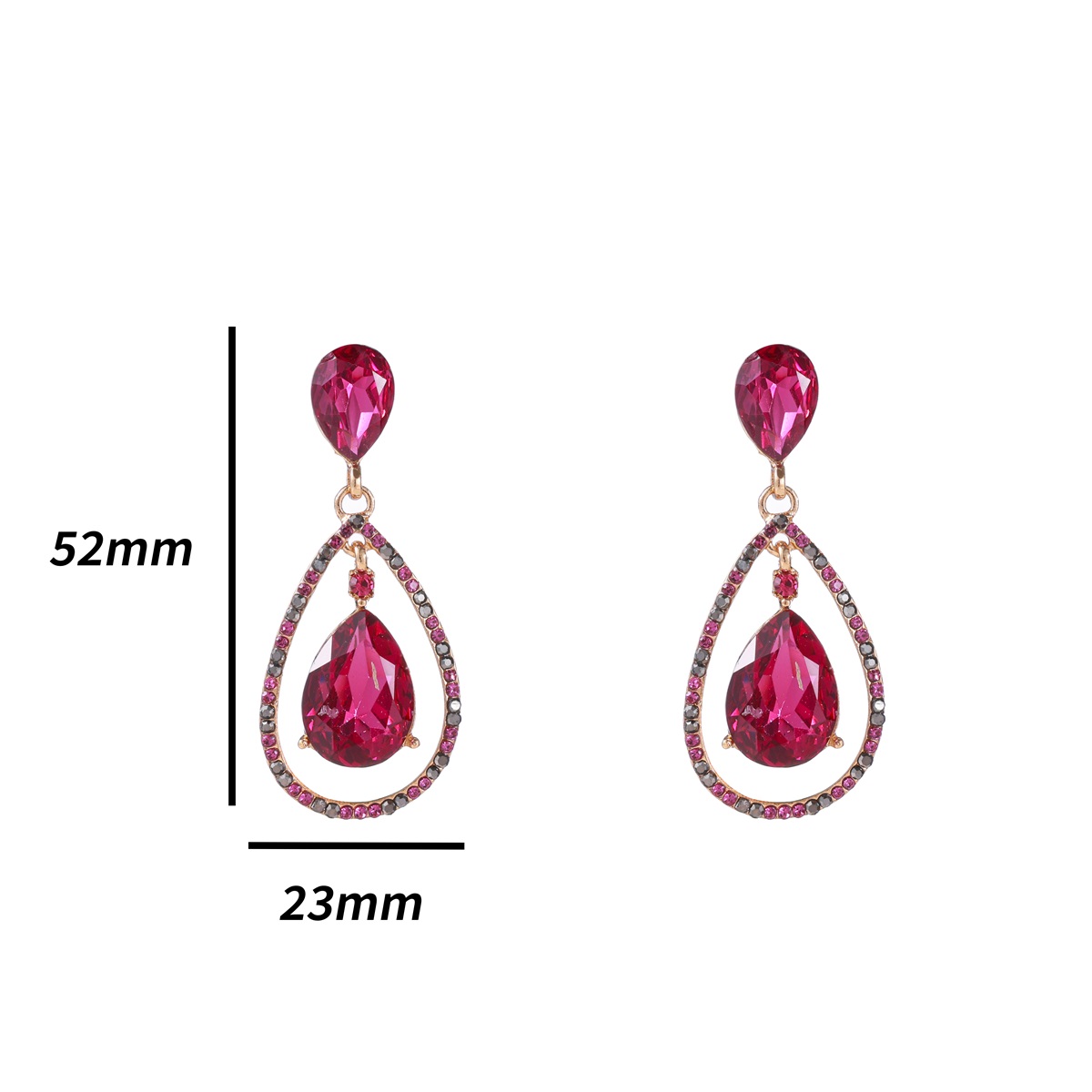 Deze prachtige Day & Eve oorhangers zijn voorzien van grote stenen die met 14K verguld zijn en roze tinten bevatten. Met hun elegante en opvallende ontwerp zijn deze oorbellen perfect voor alle gelegenheden, of het nu dag of avond is. Draag ze met een chique outfit om je look naar een hoger niveau te tillen, of combineer ze met een casual look voor een speelse touch. Maak een statement met deze schitterende oorbellen!
