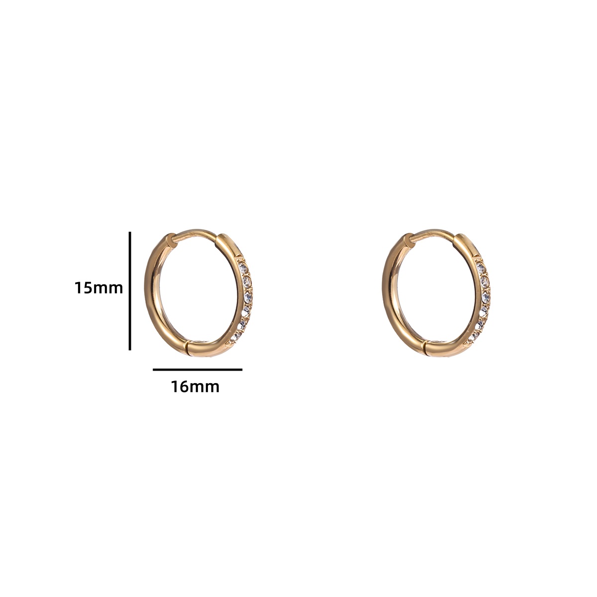 Deze prachtige Day & Eve oorbellen zijn gemaakt van roestvrij staal en hebben een sprankelende vergulde afwerking van 14 karaat. De oorbellen hebben een diameter van 15 mm en zijn perfect voor dagelijks gebruik of voor een avondje uit. Draag ze alleen voor een subtiele look of combineer ze met andere oorbellen voor een trendy ear party. Deze hoops zijn een must-have voor elke sieradencollectie!