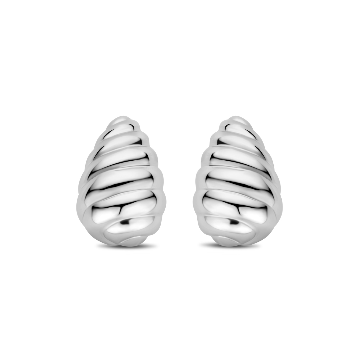 Gerhodineerd 925 zilveren oorknoppen uitgevoerd in de vorm van een druppel. De oorknoppen hebben een afmeting van 20 x 13mm.