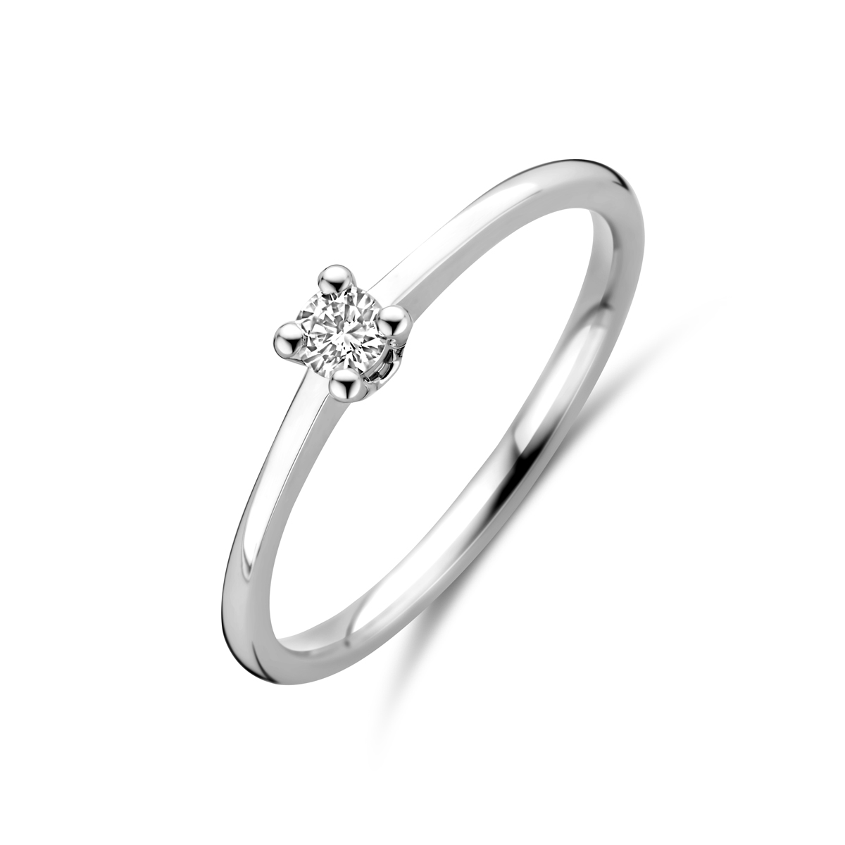 14k Witgouden ring uitgevoerd met diamant. De ring heeft een breedte van 3.5mm. Het diamantgewicht is 0.10ct.