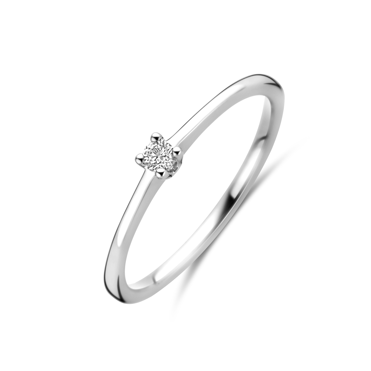 14k Witgouden ring uitgevoerd met diamant. De ring heeft een breedte van 2.5mm. Het totale diamantgewicht is 0.05ct.
