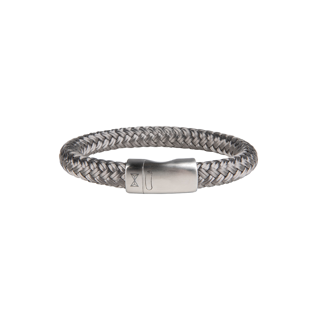 Marine Crossjack - 8mm Armband Nautisch Grijs M Heren
Metaal afwerking: verticale satijn
Plating: geen
Materiaal sluiting 316L Edelstaal
Maat cm 19.5
Breedte 6mm
rope
