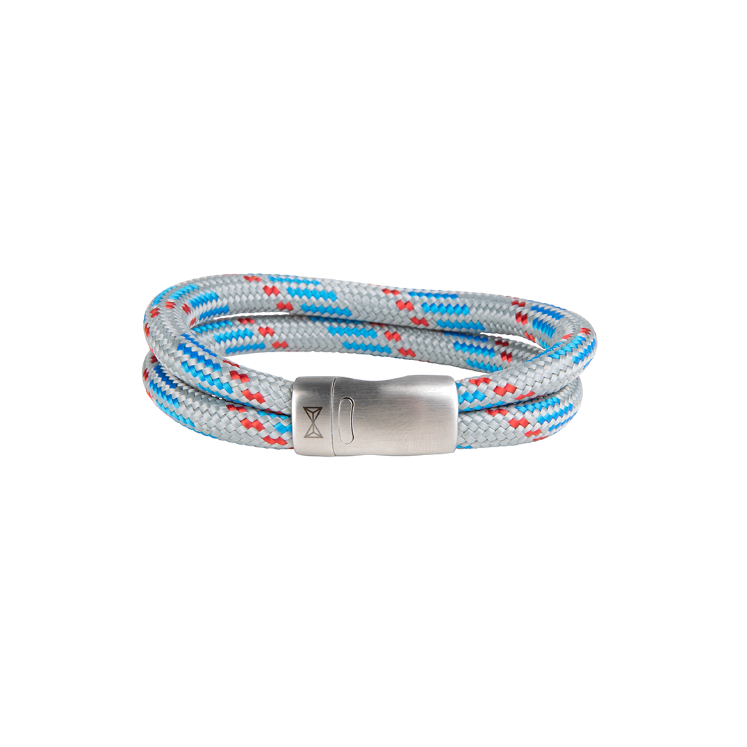 Metaal afwerking: verticale satijn
Plating: geen
Materiaal sluiting 316L Edelstaal
Maat cm 21
Breedte 2 x 6mm
rope
