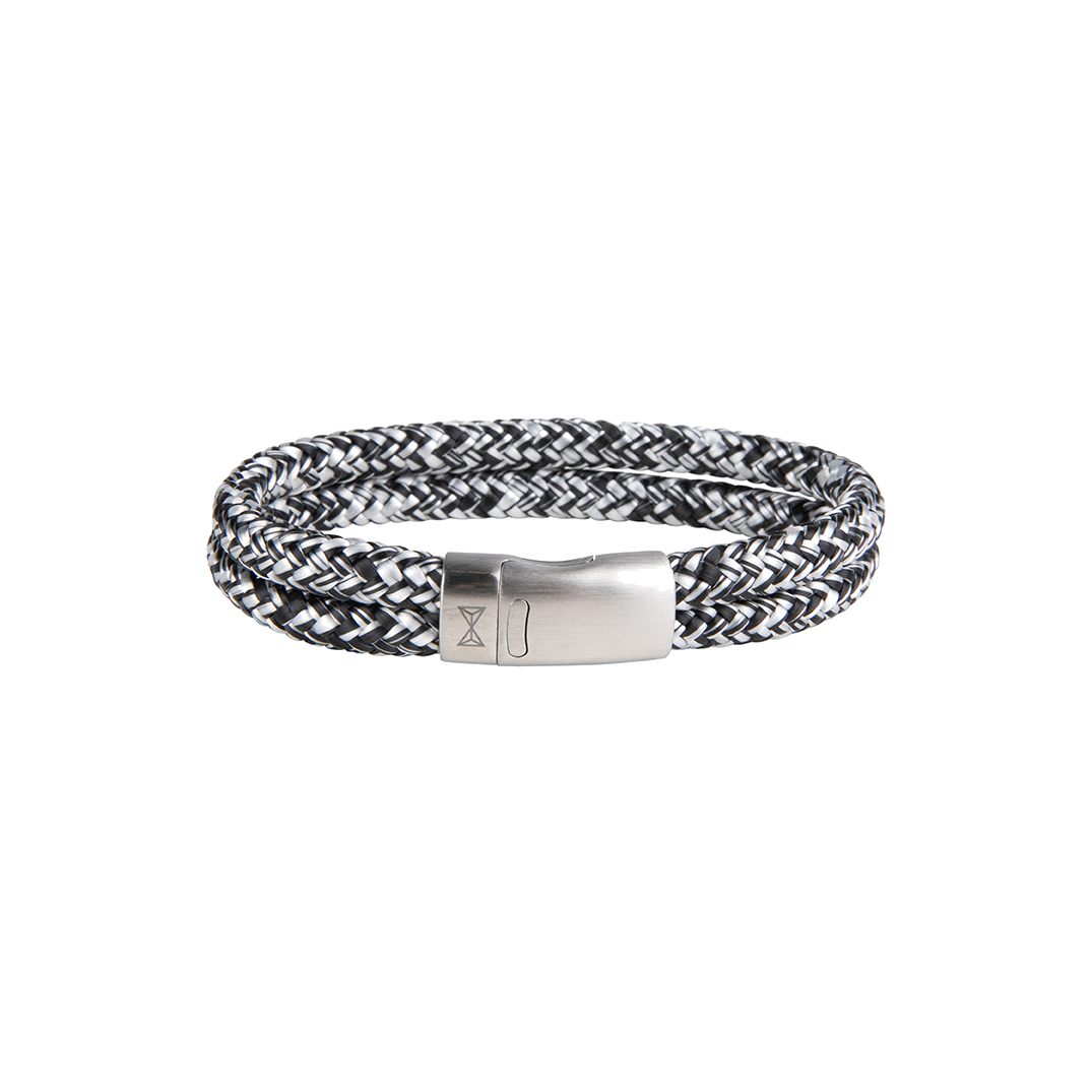 Metaal afwerking: verticale satijn
Plating: geen
Materiaal sluiting 316L Edelstaal
Maat cm 22.5
Breedte 2 x 6mm
rope

