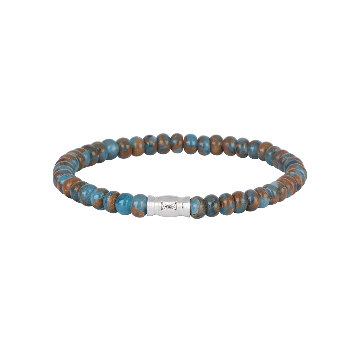 Gemaakt van 6 mm gladde ovale Aqua Terra, blauwe jaspis kralen en een subtiel zilver 925 geborsteld slot. Het sterke elastische koord houdt deze armband bij elkaar en zorgt voor een comfortabele pasvorm. De Aqua Terra natuursteen kenmerkt zich door zijn zeeblauwe kleur met goudbruine aderen die door de steen lopen. Combineer deze armband met andere Aze sieraden en geef jouw look een stijlvolle extra touch.