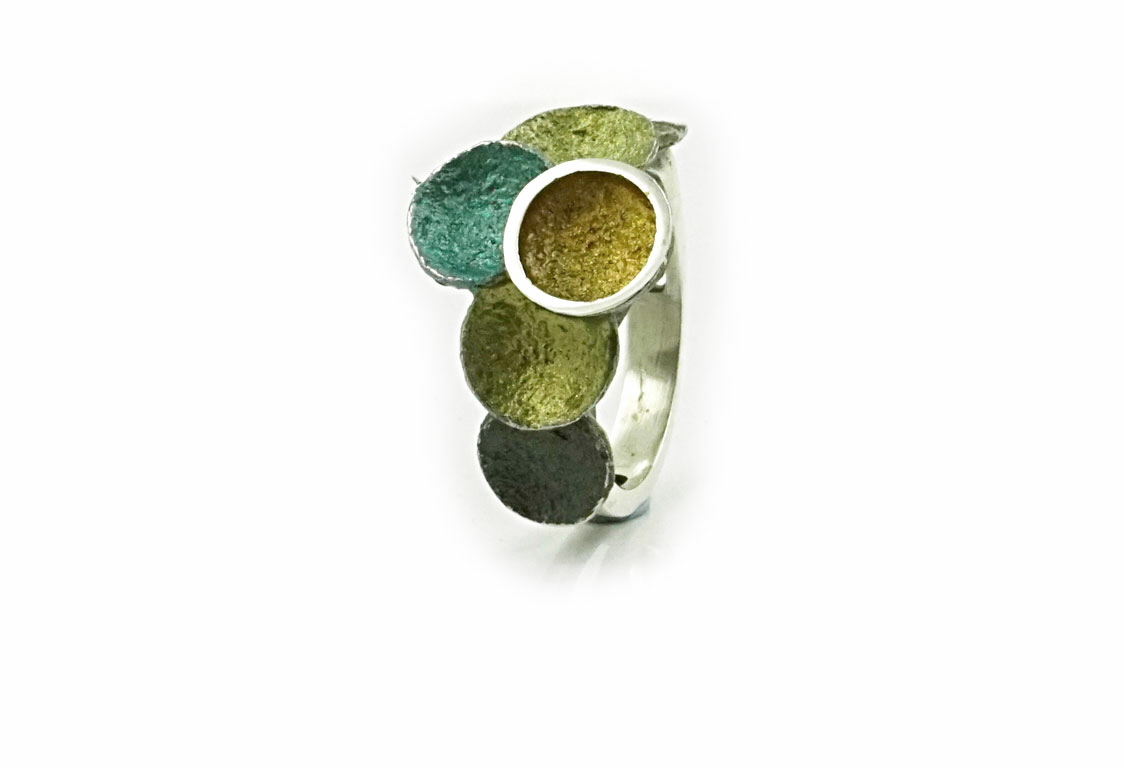 Zilveren ring met groene emaille