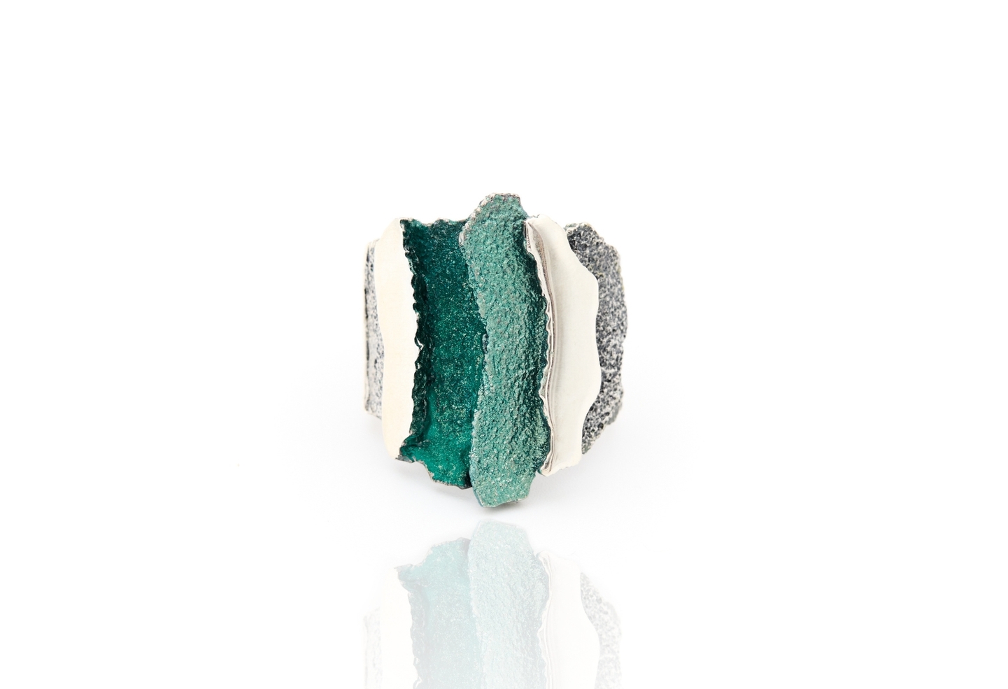 Zilveren ring met groen emaille