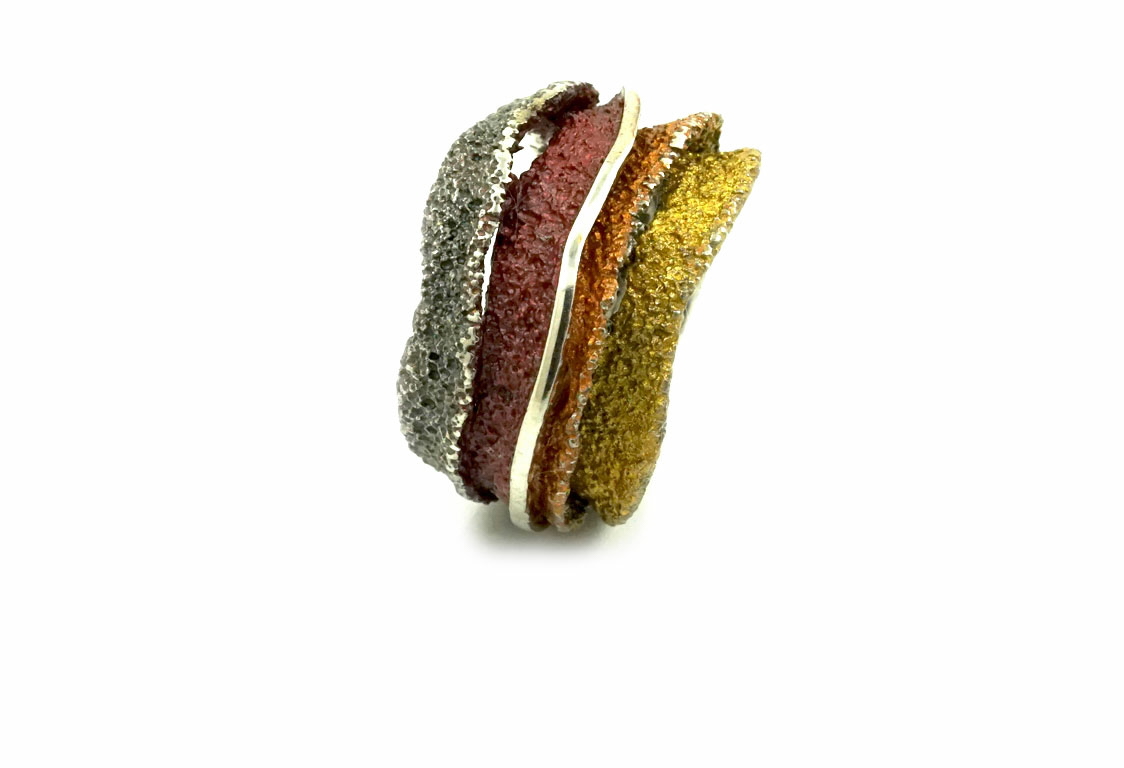 Zilveren ring met oker emaille
