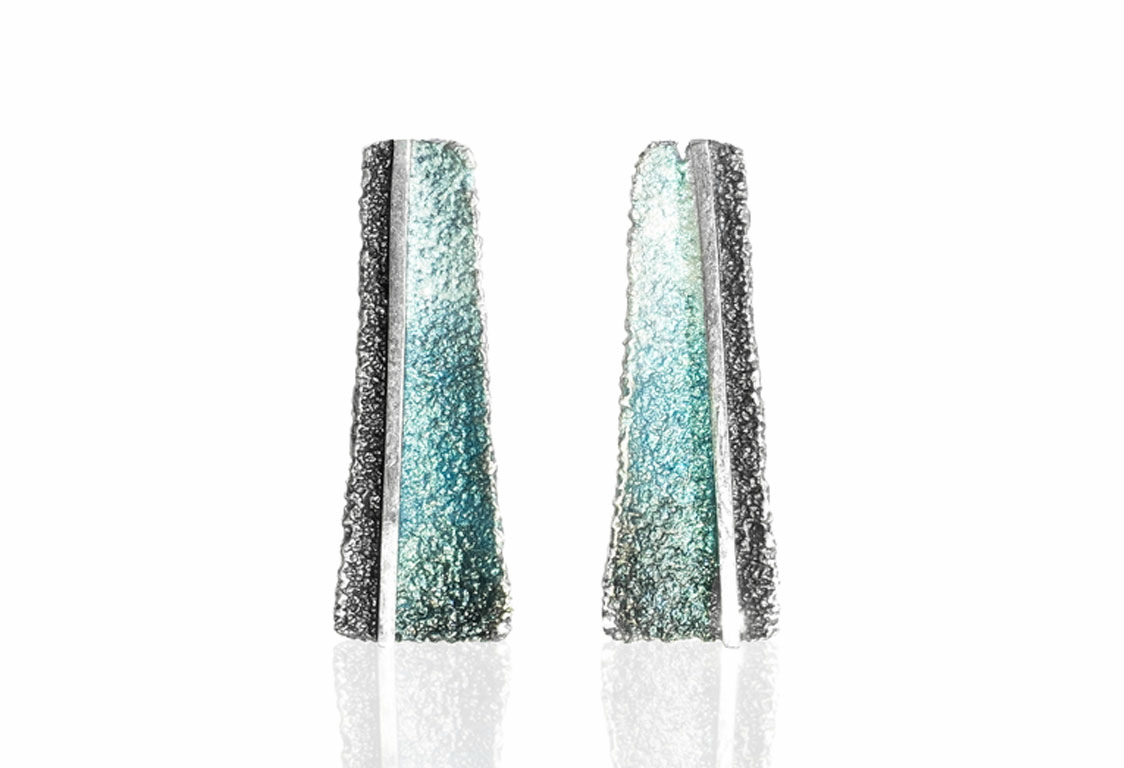 Zilveren oorbellen blauw emaille