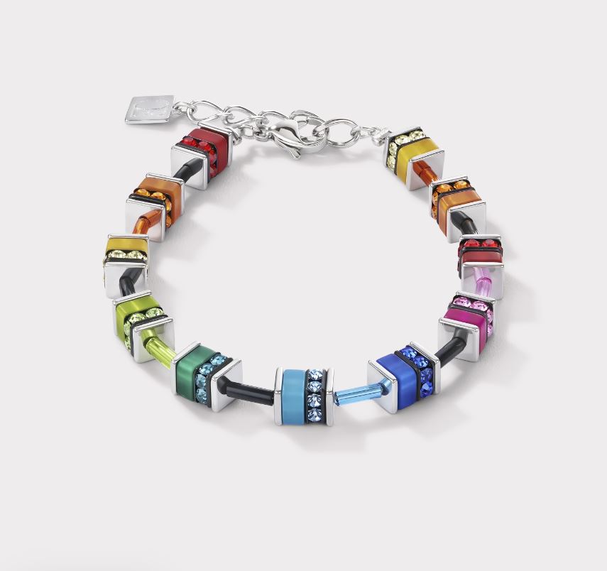 Coeur de Lion is een Duits merk, en heeft mooie handgemaakte sieraden die u onderling goed kunt combineren.