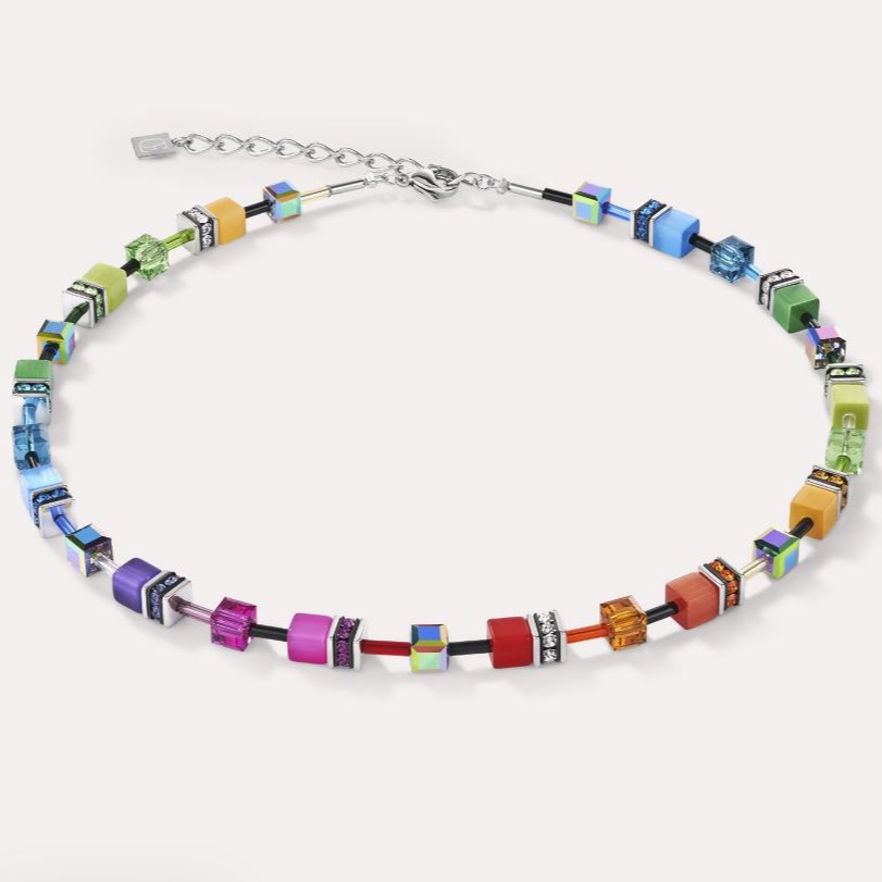 Coeur de Lion is een Duits merk, en heeft mooie handgemaakte sieraden die u onderling goed kunt combineren.