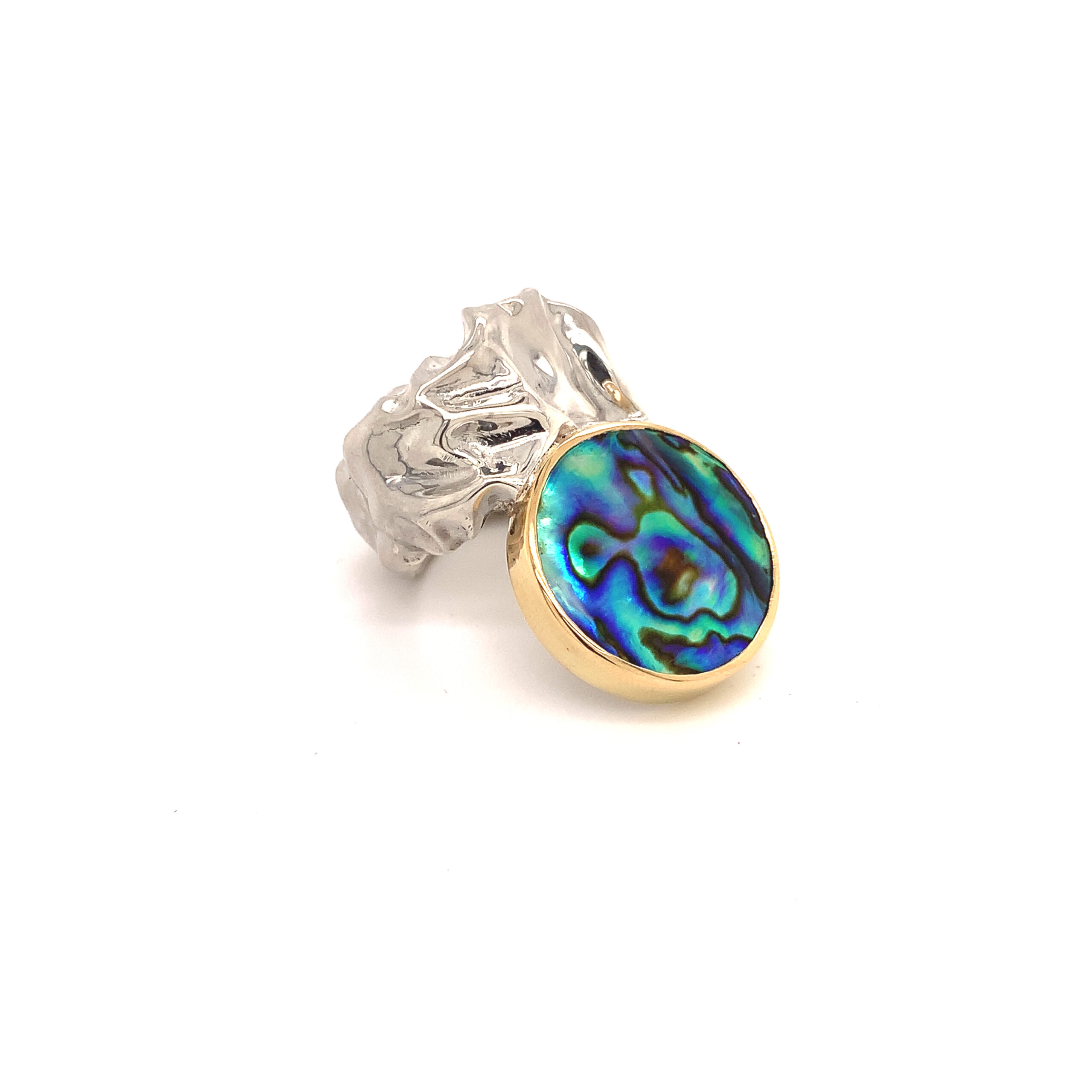 Ring in Knitteroptik, Silber 925, Gold 750, Abalone Muschelscheibe, Größe 58

Gefertigt im Atelier Kissner
Design: Carsten Kissner