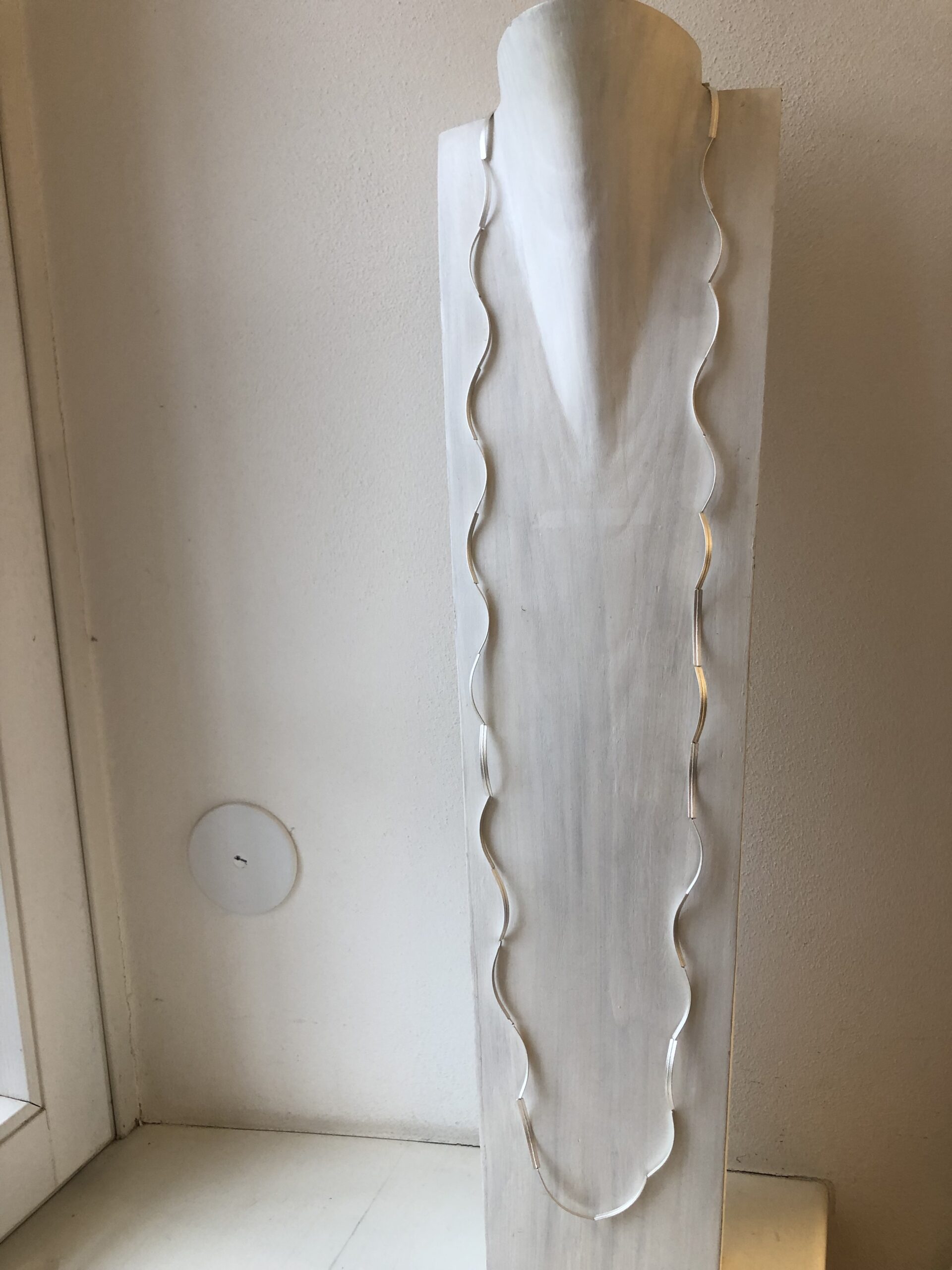 Halsschmuck Bogen geprägt, Silber 925 auf Stahlseil 100cm, doppelt tragbar.