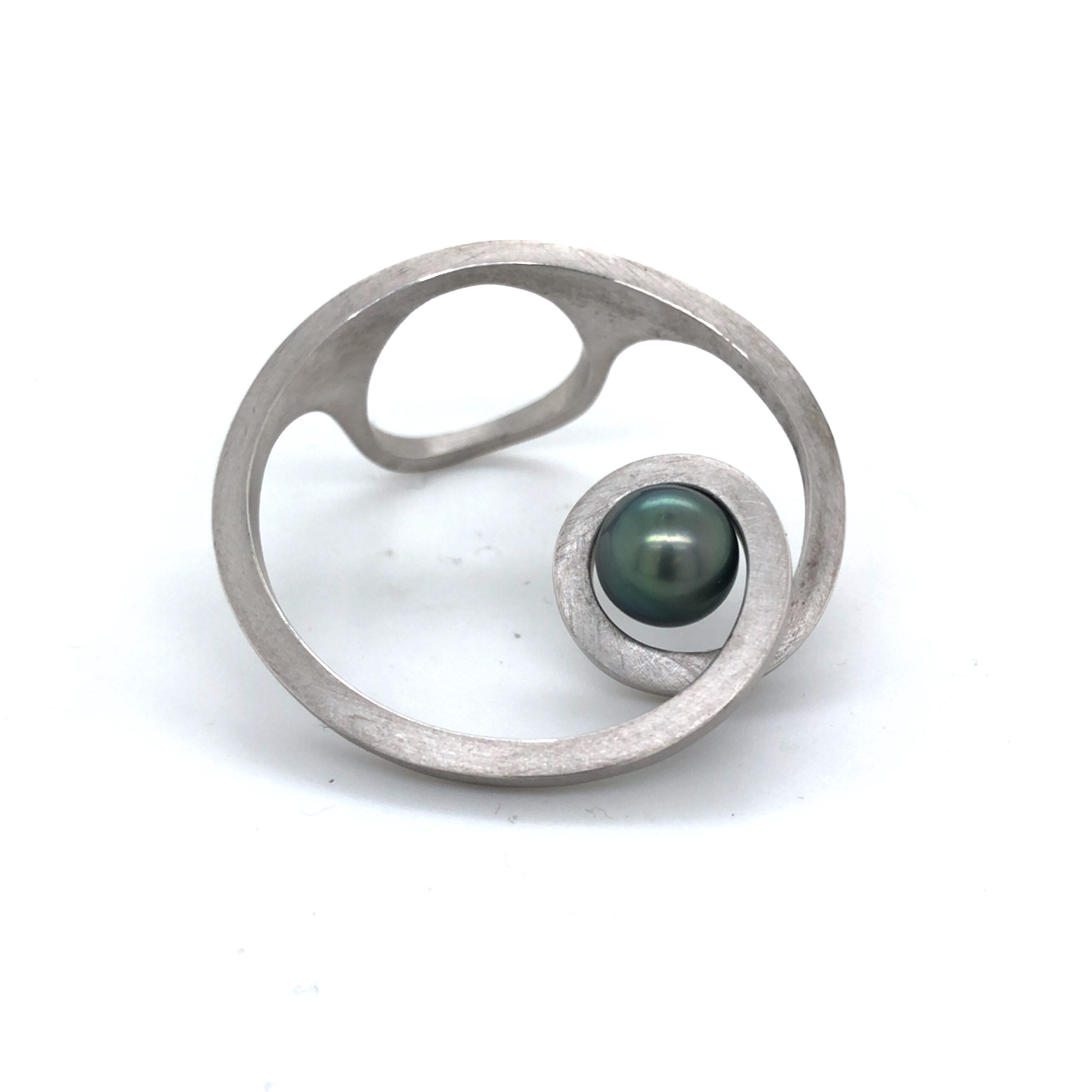 Raffinierter Perlring aus Silber 925 rhodiniert mit einer Tahitiperle, 8mm, größe 56