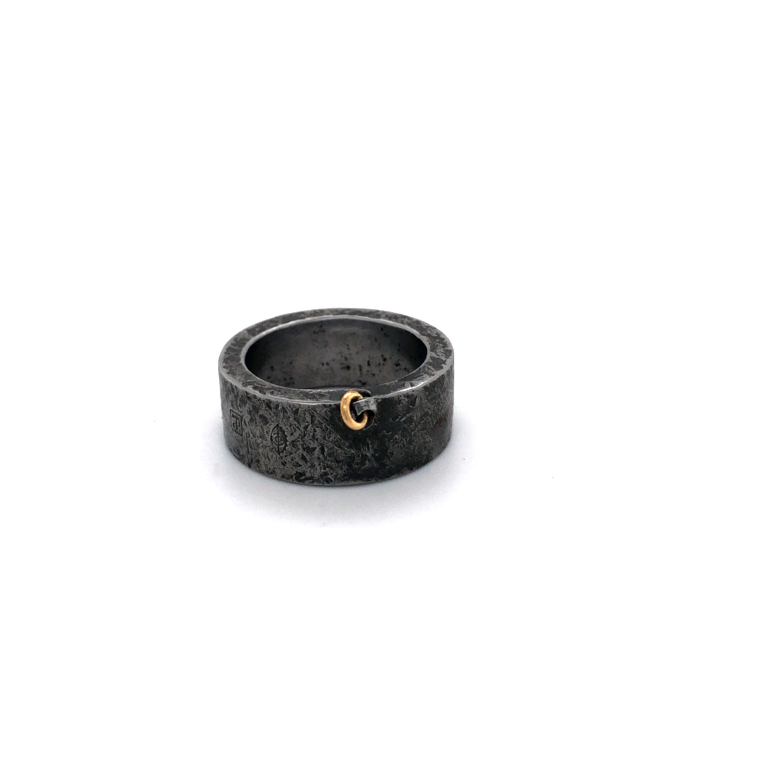 Partnerring gefertig in Stahl, Gold 750.
Größe  62