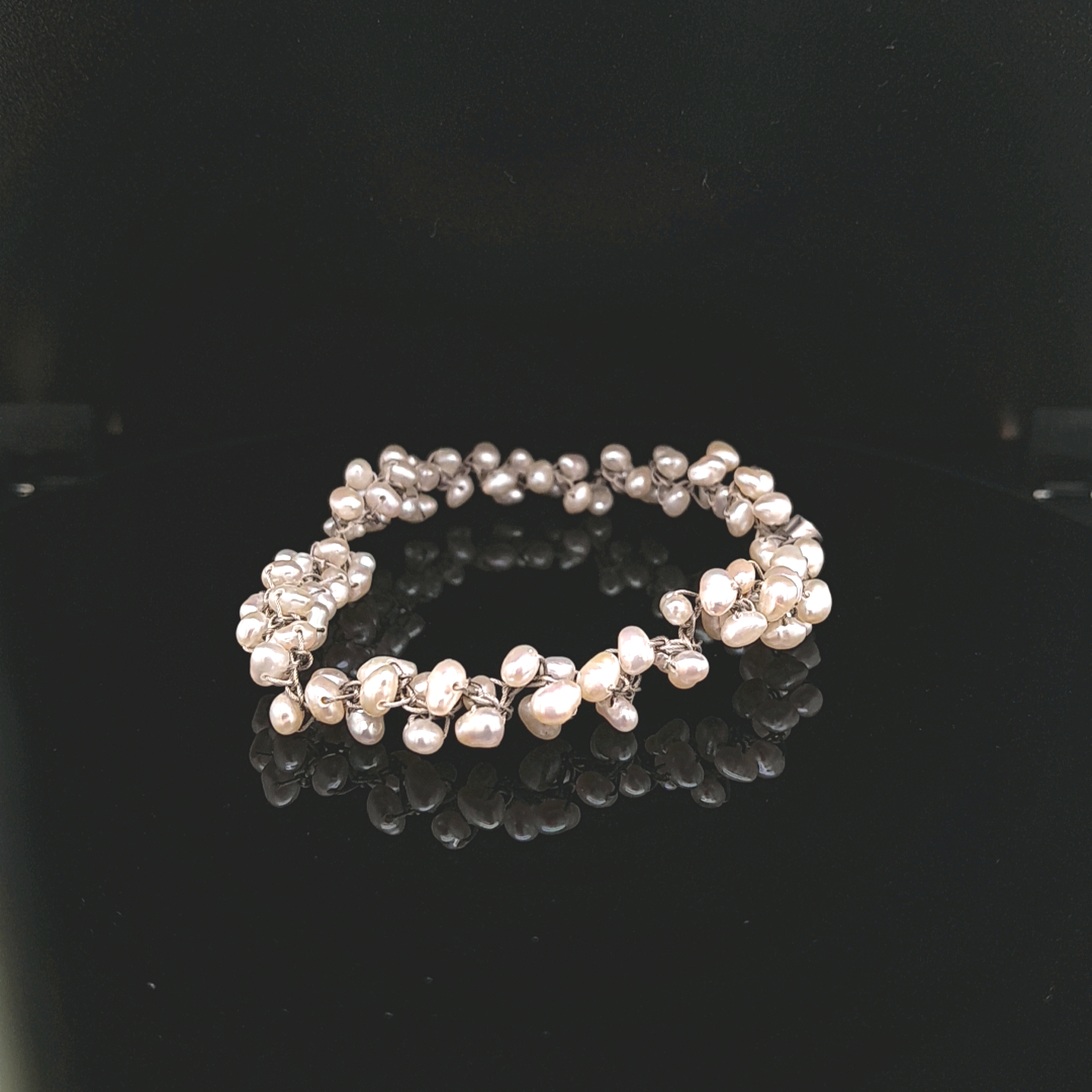 Armband gefertig in Stahl mit, Süsswasserperlen