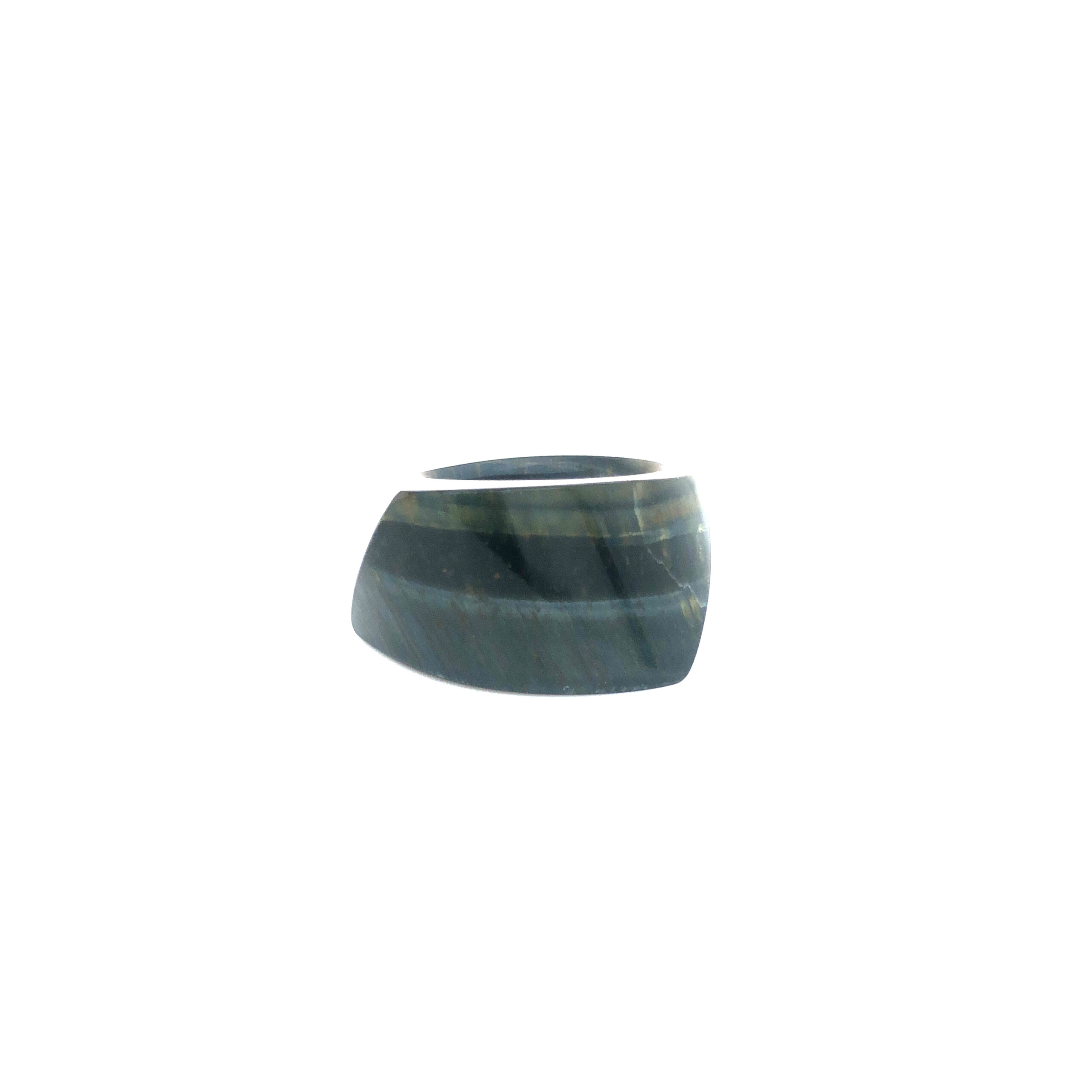 Ring aus Falkenauge geschliffen, Größe 53