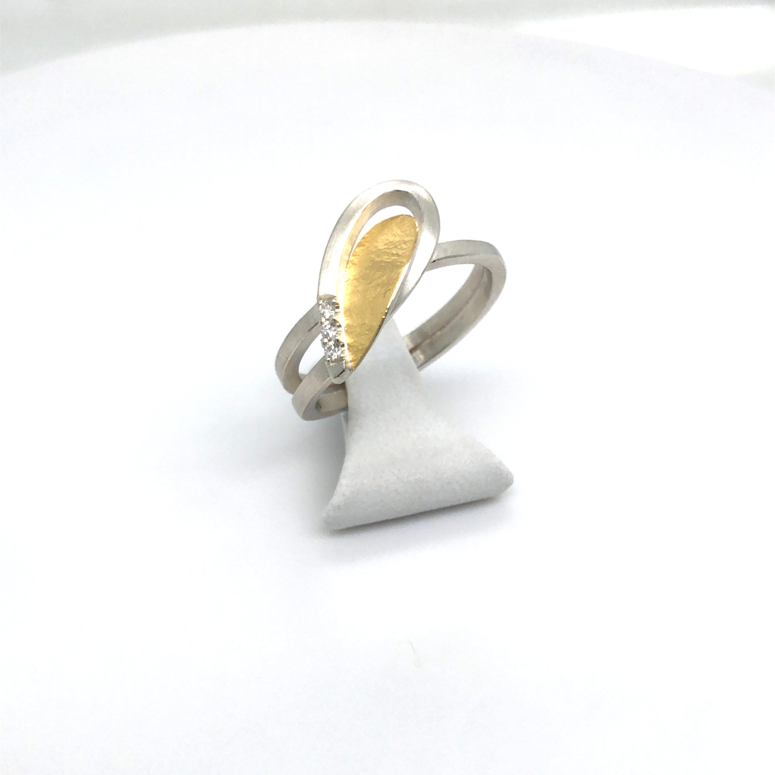 Ring in Silber 925/ Gold 900 mit 3 Brillanten 0,036 ct. Gr. 56