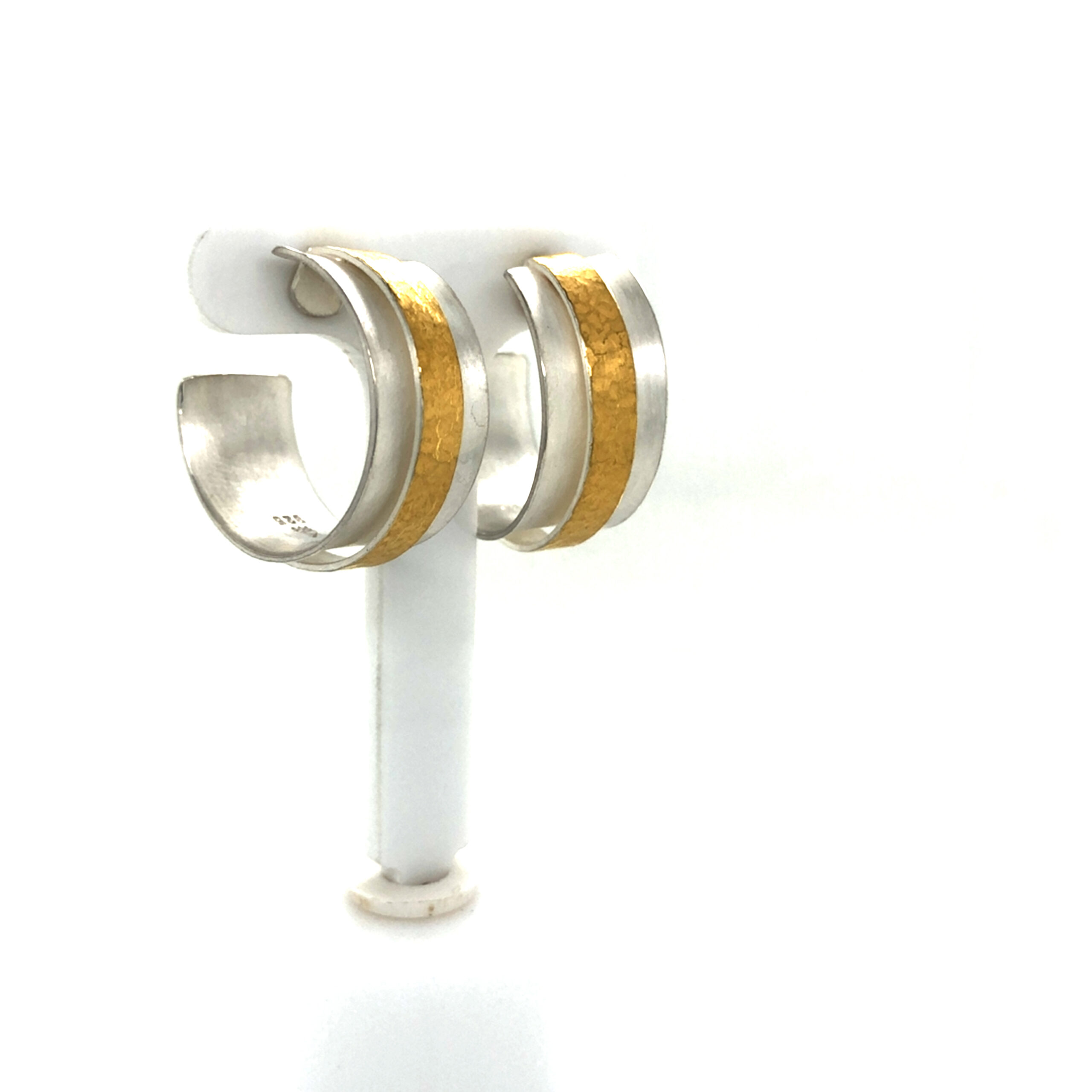 Creolen gefertig in Silber mit Feingold beschweißt 
Konkav 9x19 mm