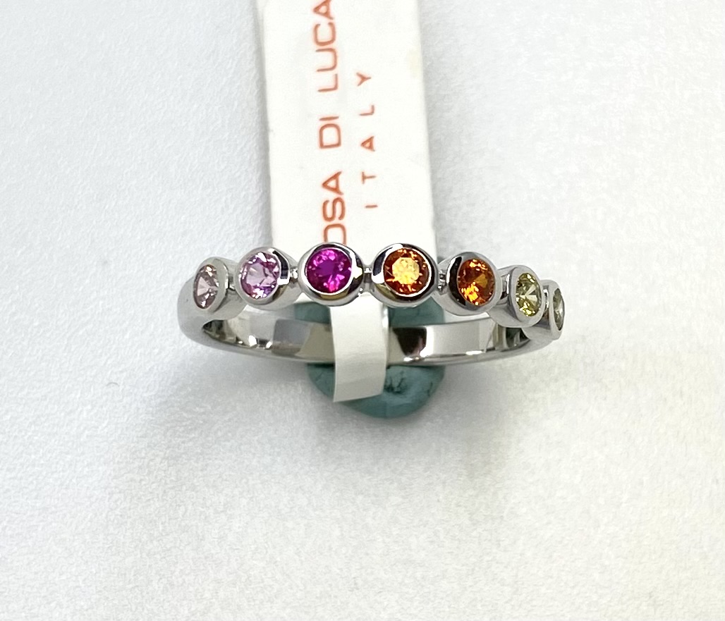 Zilver rijring met kleurstenen zirkonia’s 