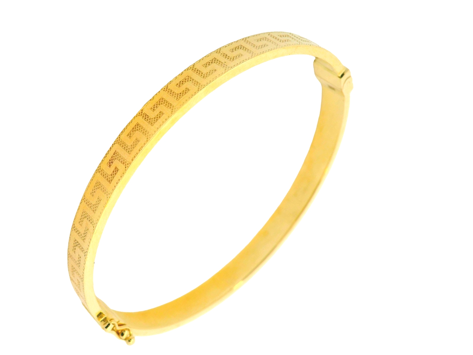 Deze armband van Louis Bros is vervaardigd uit 14 karaat geelgoud (7.77 gr.) 
Deze bangle met een Grieks geïnspireerd design straalt tijdloze elegantie uit. Het verfijnde patroon, kenmerkend voor de klassieke Griekse stijl, voegt een vleugje cultuur en geschiedenis toe aan dit moderne sieraad. Het warme geelgoud benadrukt de sierlijke geometrische vormen, waardoor de armband zowel kracht als subtiliteit uitstraalt. Deze bangle is perfect voor liefhebbers van verfijnde, doch opvallende sieraden en kan moeiteloos gedragen worden bij zowel casual als chique outfits.