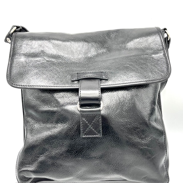Afmetingen:
Hoogte 34cm x breed 31cm x diep 9cm