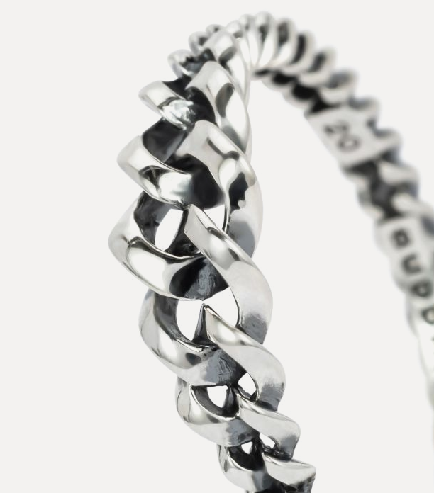 
Ring Chain Gradient Zilver

Gerecycled 925 sterling zilver

€ 109,00
Pak jouw favoriete cadeaus in met onze giftwraps
Product Opties:
Kies jouw Maat
Maattabel

In Winkelwagen
Gratis verzending & veilig retourneren
Veilig & gratis verzending vanaf 50 euro. 30 dagen retour en 12 maanden* garantie op je artikelen.

Duurzaam sieraad
Onze sieraden worden duurzaam gemaakt van gerecycled zilver en goud. Verpakt in 100% biologisch afbreekbare verpakkingen van (aardappel)zetmeel.

Maak een statement met onze nieuwe Chain Gradient Set. De Chain Gradient Ring is de perfecte eyecatcher om te dragen wanneer je het leven viert. De Chain is een van onze meest populaire ontwerpen en dat is niet voor niets. Waar je ook gaat, je zult STRALEN terwijl je dit iconische statement sieraad draagt. Ontworpen in Amsterdam en ethisch verkregen uit 100% gerecycled zilver in Zuidoost-Azië. Ga je het leven vieren door jezelf of iemand anders te verwennen?