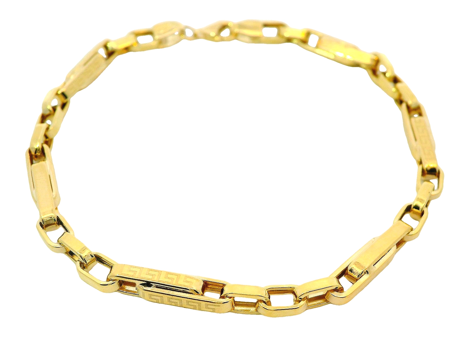 Deze armband van Louis Bros is vervaardigd uit 14 karaat geelgoud (4.49 gr.). 
Deze armband is uitgevoerd in een klassieke schakel met een gedetailleerd Greek style-patroon. Het ontwerp straalt tijdloze elegantie uit, met de kenmerkende geometrische motieven geïnspireerd op de rijke Griekse cultuur. De robuuste schakels in combinatie met het verfijnde patroon geven de armband een unieke en krachtige uitstraling. Perfect voor de man die houdt van luxe en een vleugje geschiedenis in zijn stijl. Een sieraad dat moeiteloos klasse en persoonlijkheid toevoegt aan elke outfit.