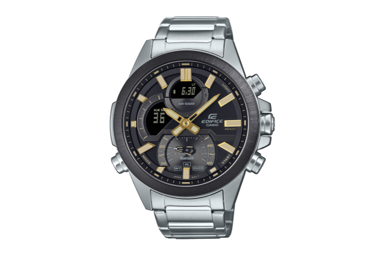 Dit Casio horloge behoort tot de Edifice collectie.
Referentienummer: ECB-30DB-1A9EF

Welkom bij de evolutie van snelheid en intelligentie: de geavanceerde, hightech schoonheid van de metalen EDIFICE-chronograaf met zakelijke stijl en moeiteloze smartphoneconnectiviteit. 

Met dit model kun je eenvoudig via Bluetooth® met je smartphone synchroniseren en de CASIO WATCHES-app gebruiken voor volledige functionaliteit binnen handbereik. De app zorgt voor nauwkeurige tijdwaarneming zonder knoppen wanneer je telefoon in de buurt is. De timer is ontwikkeld om te voldoen aan de behoeften van raceteams en synchroniseert met de agenda-app van je smartphone om agenda-items naar de telefoon te verzenden en begin- en eindtijden weer te geven op het LCD-scherm van het horloge. Uitgerust met ledverlichting die oplicht wanneer je je pols kantelt. 

Het mechanische ontwerp van de wijzerplaat is geïnspireerd op sportauto's en verbetert diepte en afmetingen, om de dynamische uitstraling, kracht en robuustheid van deze hoogwaardige voertuigen op te roepen.