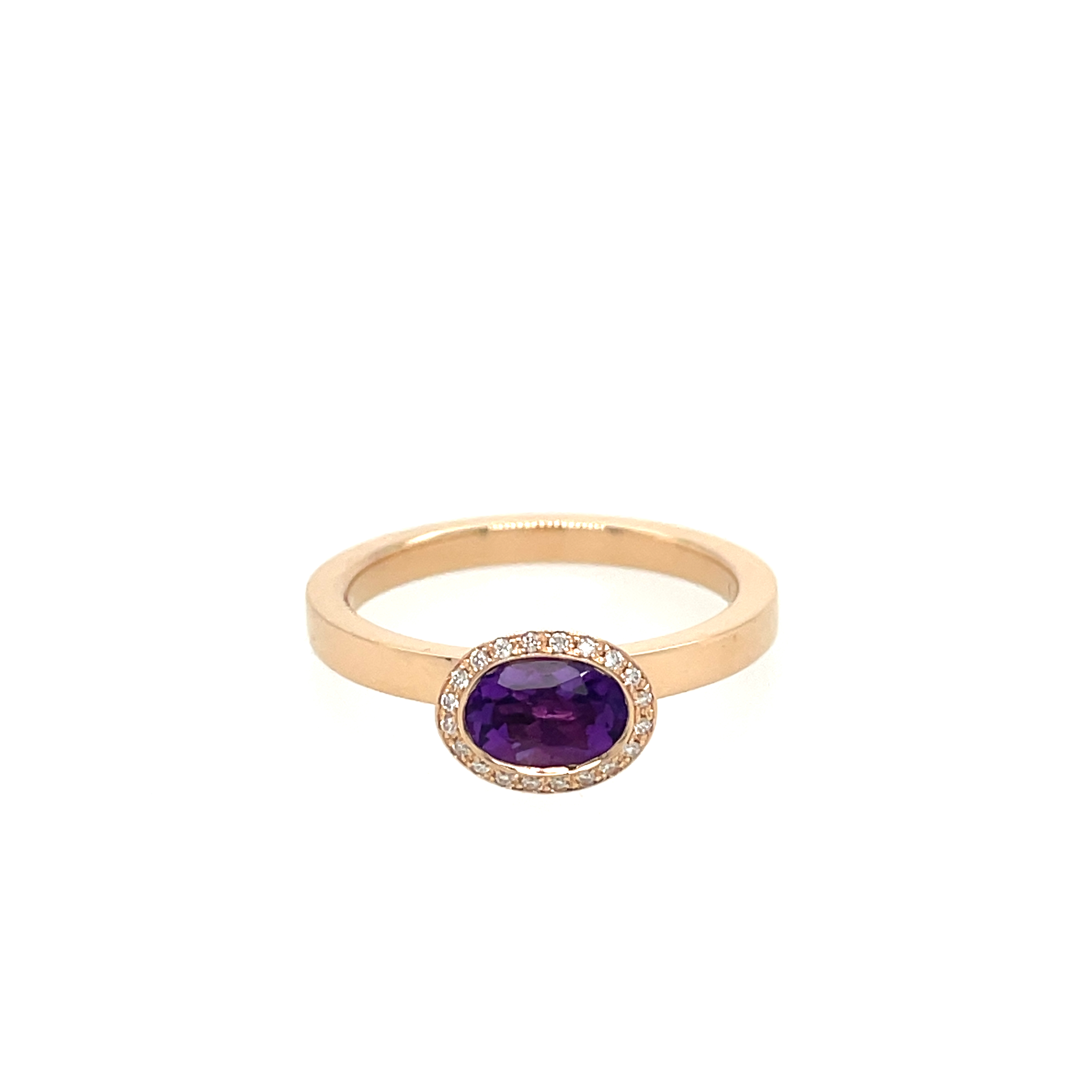 R&C Ring Panama - DI uit de Romanc Collection,
in 18kts rosé goud met amethist en diamant in pavé zetting 20 steens totaal 0,12 Crt  Si / Top wesselton 
Steenmaat amethist 7 x 5 MM 

prachtige ring mooi, ook mooi om te combineren met een aanschuif ring zie foto's  model: 1860 Eté Demi met amethist 

Leverbare goudkleuren: 18kts geelgoud, 18kts witgoud, 18kts roségoud
