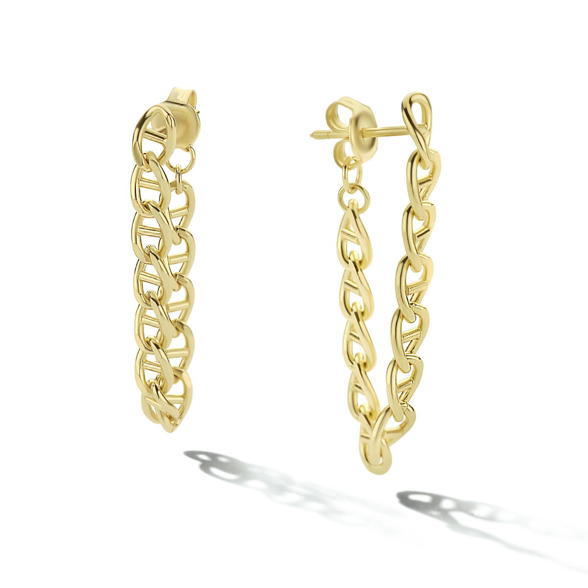 Verguld op 925 zilveren oorhangers uitgevoerd met schakels. Geen garantie op plating.