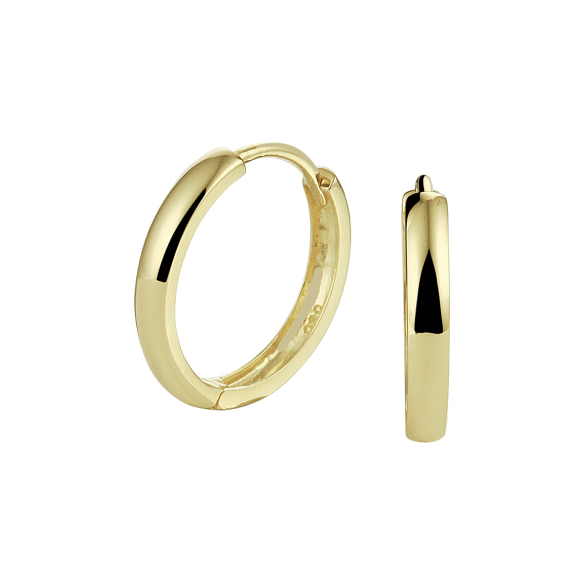 Klassieke geelgouden klapoorringen met een afmeting van 15x2.3mm uitgevoerd met een stevige scharnier sluiting. Door het simplistische design zijn deze klapoorringen perfect te combineren met andere sieraden uit onze collectie of vanuit je eigen sieraden stash.