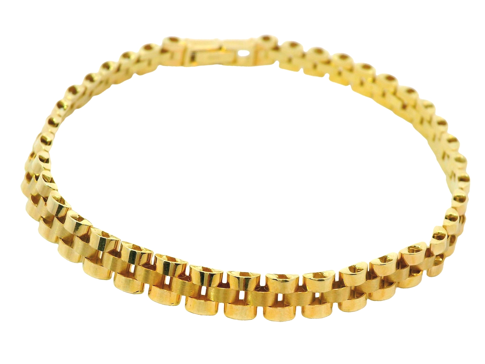 Deze armband van Louis Bros is vervaardigd uit 14 karaat geelgoud (17.26 gr.). 
Deze stijlvolle unisex armband is vervaardigd uit geelgoud en heeft een subtiele afwisseling tussen glanzende en matte schakels. Het ontwerp straalt zowel elegantie als tijdloze klasse uit, waardoor het perfect geschikt is voor zowel mannen als vrouwen. De schakelstructuur biedt een mooie balans tussen verfijning en stoerheid, terwijl de combinatie van de glanzende en matte afwerking zorgt voor een subtiele maar opvallende uitstraling. Een veelzijdig sieraad dat elke outfit compleet maakt.