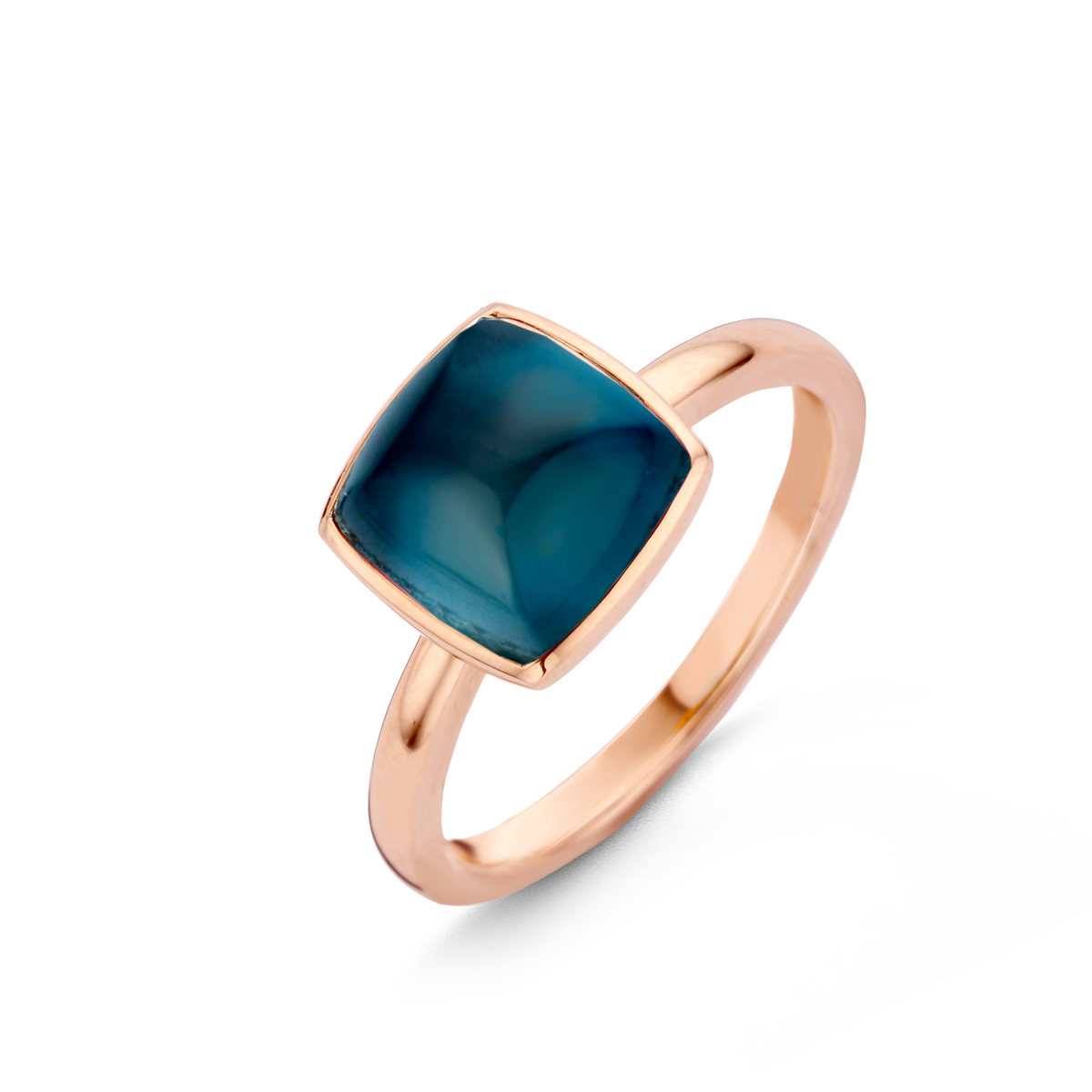 Deze prachtige 18kt Rosé Gouden Ring Met London Blue Topaas van One More heeft een elegante en tijdloze uitstraling. De ring is gemaakt van 18 karaat roségoud en is voorzien van een adembenemende London Blue Topaas steen. De ring is perfect om te dragen in combinatie met andere sieraden voor een chique en stijlvolle look.