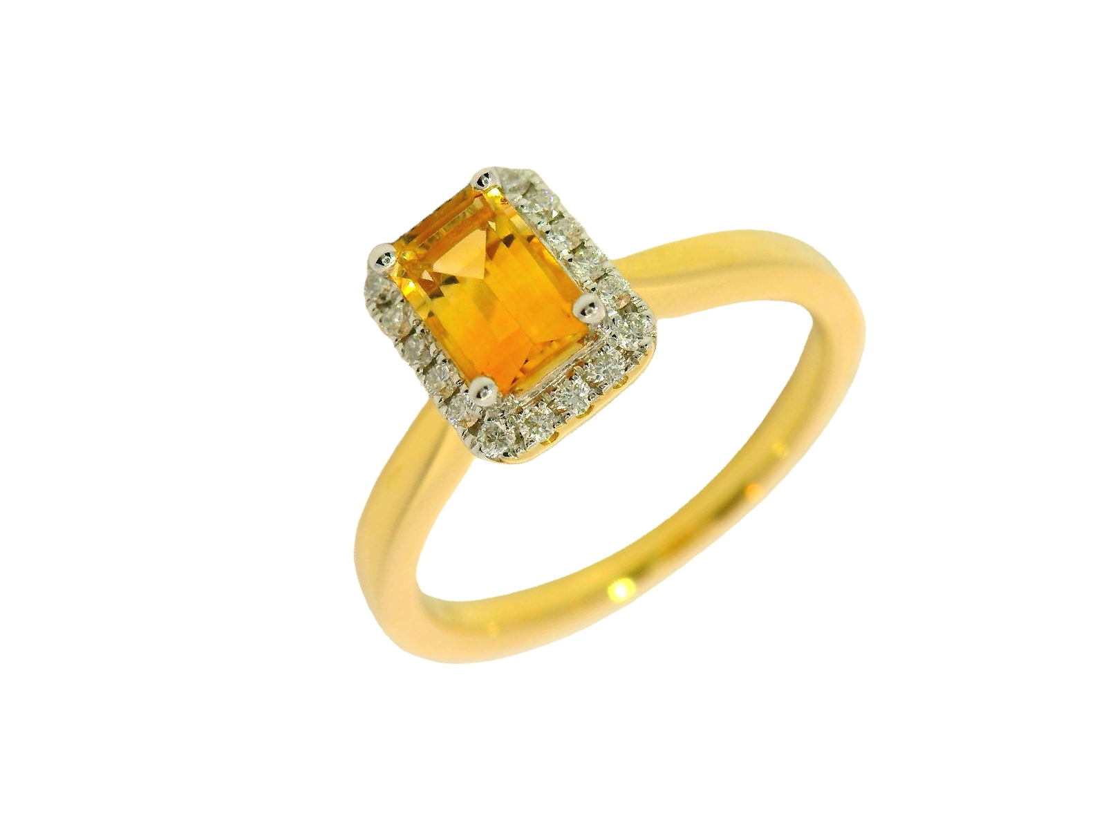 Deze ring van Louis Bros is vervaardigd uit 18 karaat geelgoud (3.74 gr.) en is gezet met 18 briljant geslepen diamanten met een totaalgewicht van 0.10ct en 1 citrien 2.00 ct. 
Deze stijlvolle ring is voorzien van een opvallende, gele citriensteen in het midden, die warmte en levendigheid uitstraalt. Rondom de citrien schitteren fijne diamanten, die de steen nog meer laten stralen en het geheel een luxueuze uitstraling geven. De combinatie van het warme geelgoud, de zonnige citrien en de glinsterende diamanten maakt deze ring tot een elegant en tijdloos sieraad, perfect voor bijzondere gelegenheden.
De ring is verkrijgbaar in meerdere afmetingen.
