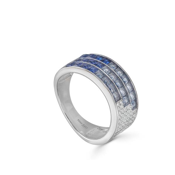 Zilveren ring met gekleurd zirkonia in blauwtinten.