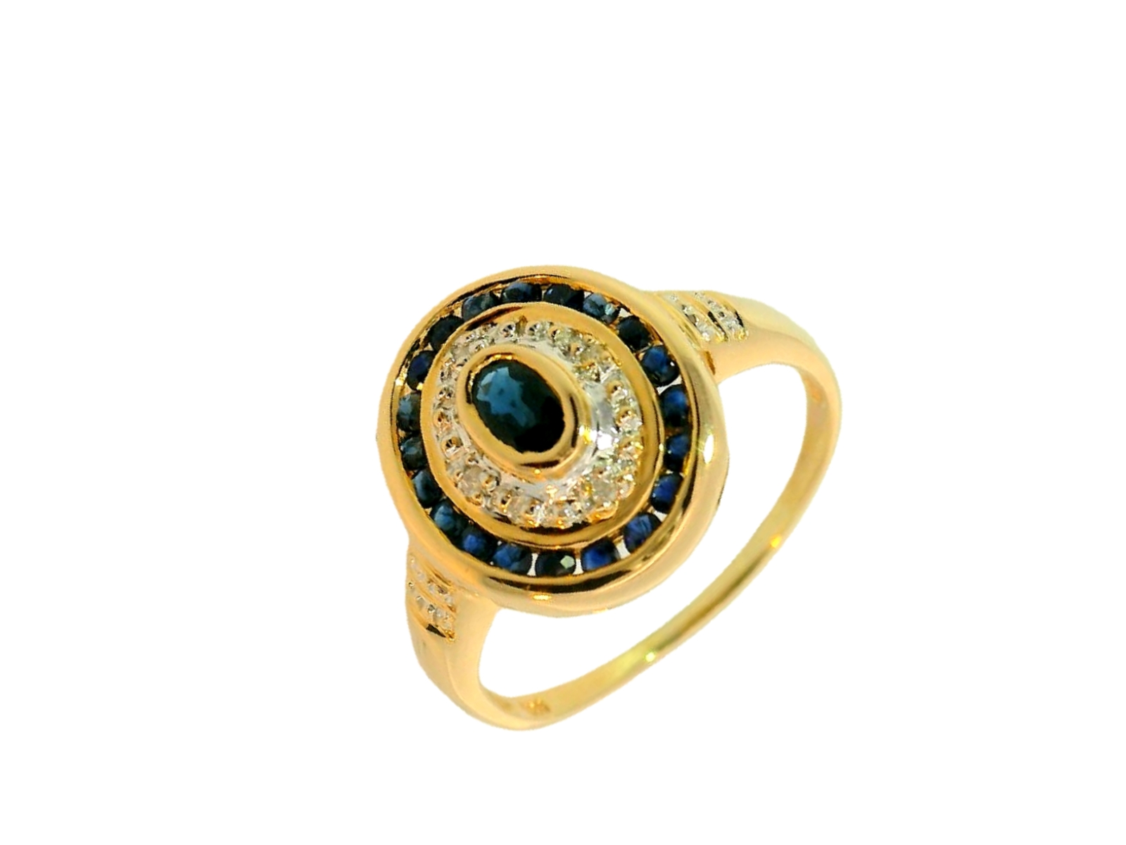 Deze vintage ring van Louis Bros is vervaardigd uit 14 karaat geelgoud (3.24 gr.) en is gezet met 28 briljant geslepen diamanten met een totaalgewicht van 0.10ct en 21 saffier met een totaal gewicht van 0.25 ct. 
De ring is verkrijgbaar in meerdere afmetingen.