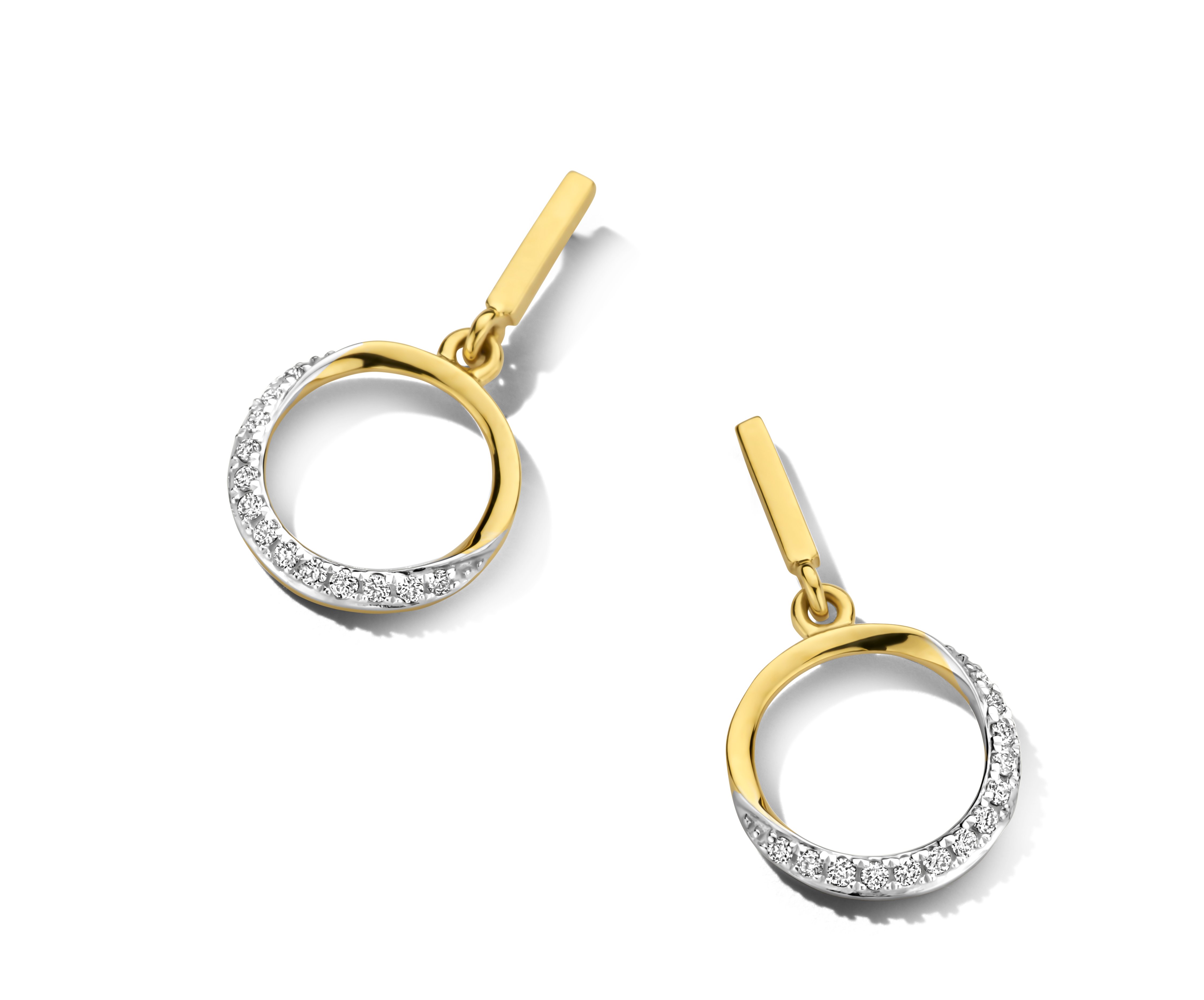 Oorhangers geel goud met 0.11ct briljant