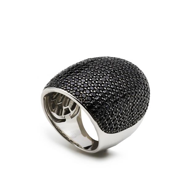 Zilveren ring met zwarte zirkonia