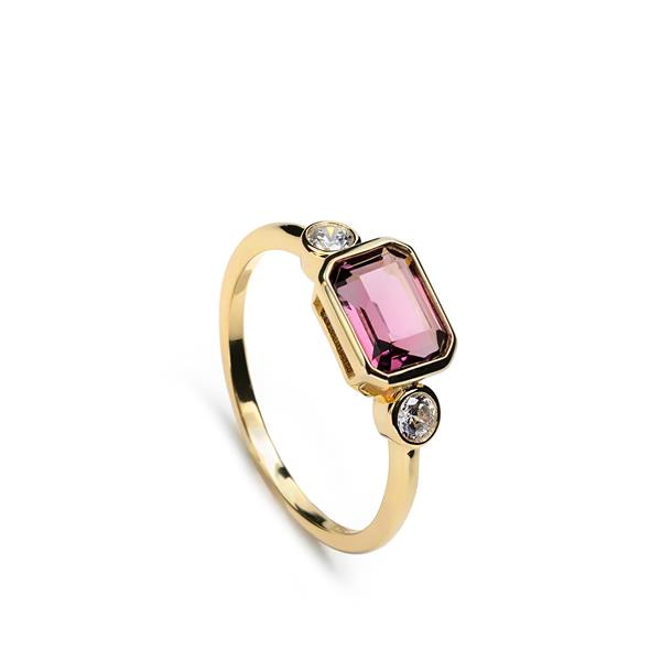 Zilver vergulde ring met granaat kleurige zirkonia.