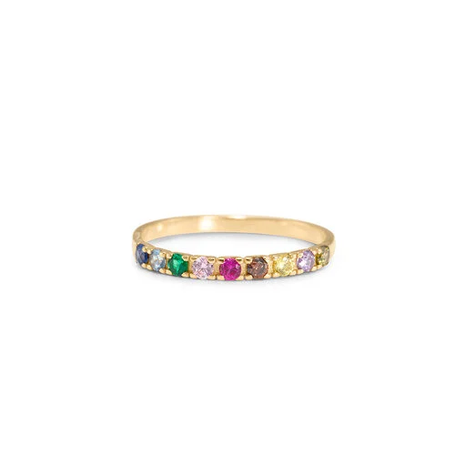 Swing Jewels presenteert een verfijnde collectie van 14 karaat gouden sieraden die zowel elegant als tijdloos zijn. Elk item is met precisie en vakmanschap ontworpen om de natuurlijke schoonheid van het goud te benadrukken. De collectie omvat een verscheidenheid aan stijlen, van subtiele kettingen tot opvallende ringen en oorbellen, waardoor er voor elke gelegenheid en persoonlijke smaak een perfect sieraad te vinden is. Het gebruik van 14 karaat goud zorgt ervoor dat de sieraden zowel duurzaam als betaalbaar zijn, zonder in te leveren op luxe en uitstraling. Elk sieraad is een waar kunstwerk dat uw unieke stijl en klasse onderstreept.