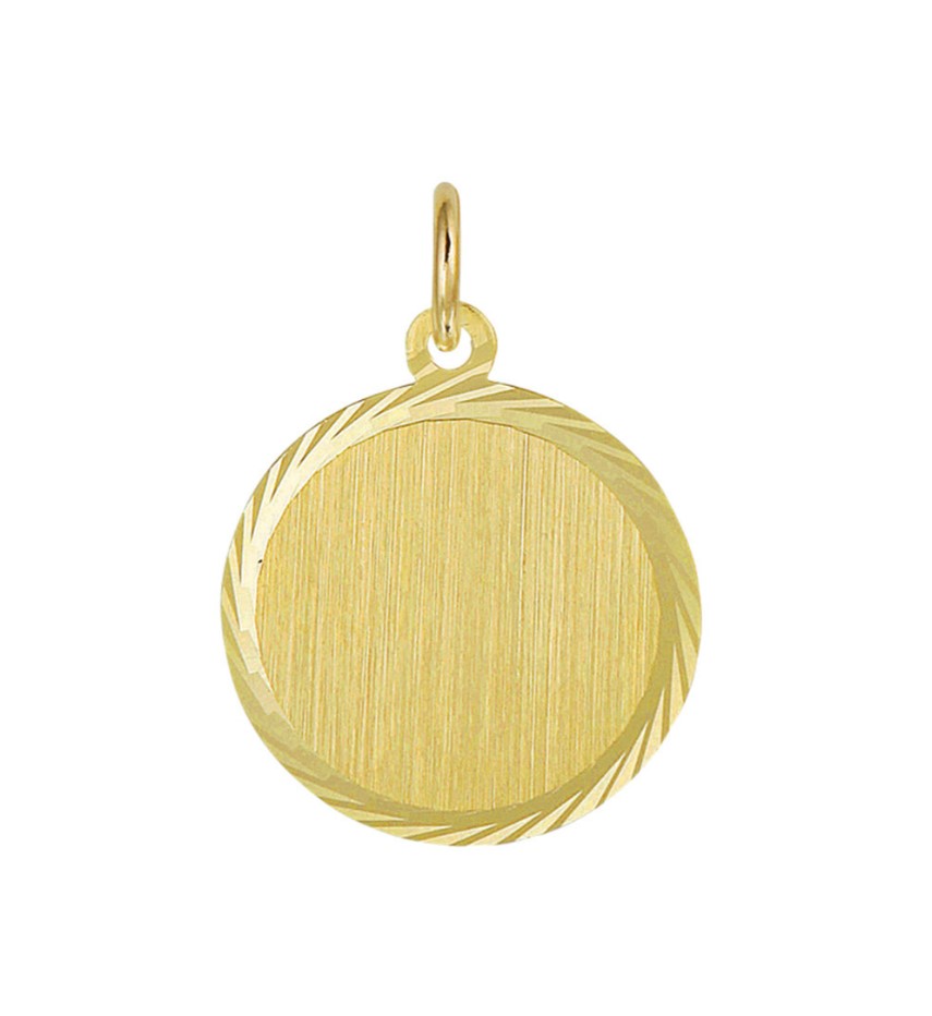 Geelgouden graveerhanger met een gediamanteerde afwerking en een dikte van 0.4mm. Speciale glans poly uitvoering.