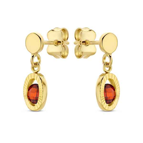 Dit zijn oorbellen van het merk Swing Jewels gemaakt voor dames.