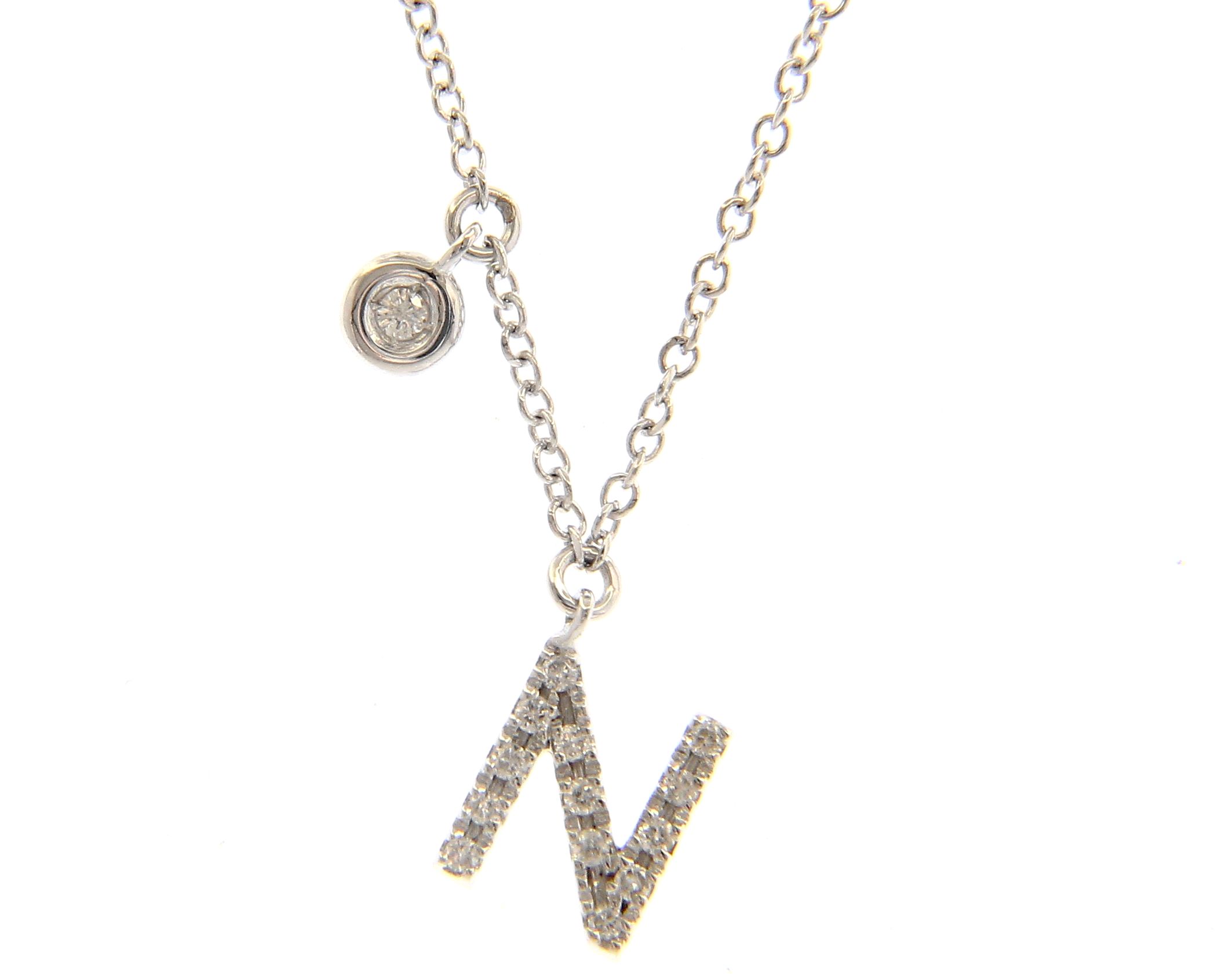 letterketting in 18kt wit goud met letter bezet in diamant