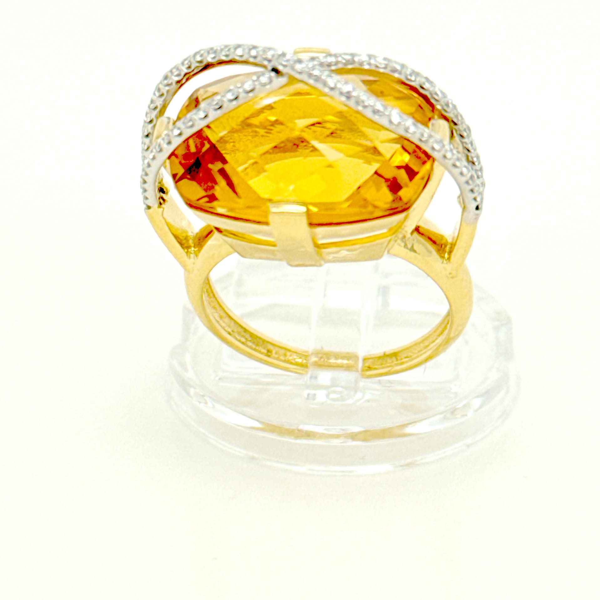 Eigen creatie in 18kt goud bezet met diamant 0.22ct en 1 grote madeira citrine