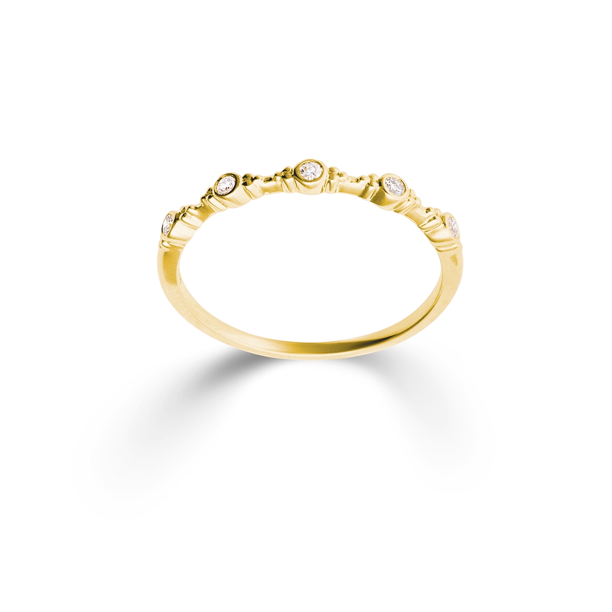 Gouden ring met briljant. 0.008 ct. maat 52.